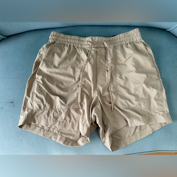 Lululemon Men’s Bowline Short Stretch Ripstop Size L, Inseam 5”, Color Trench - Picture 1 of 2
